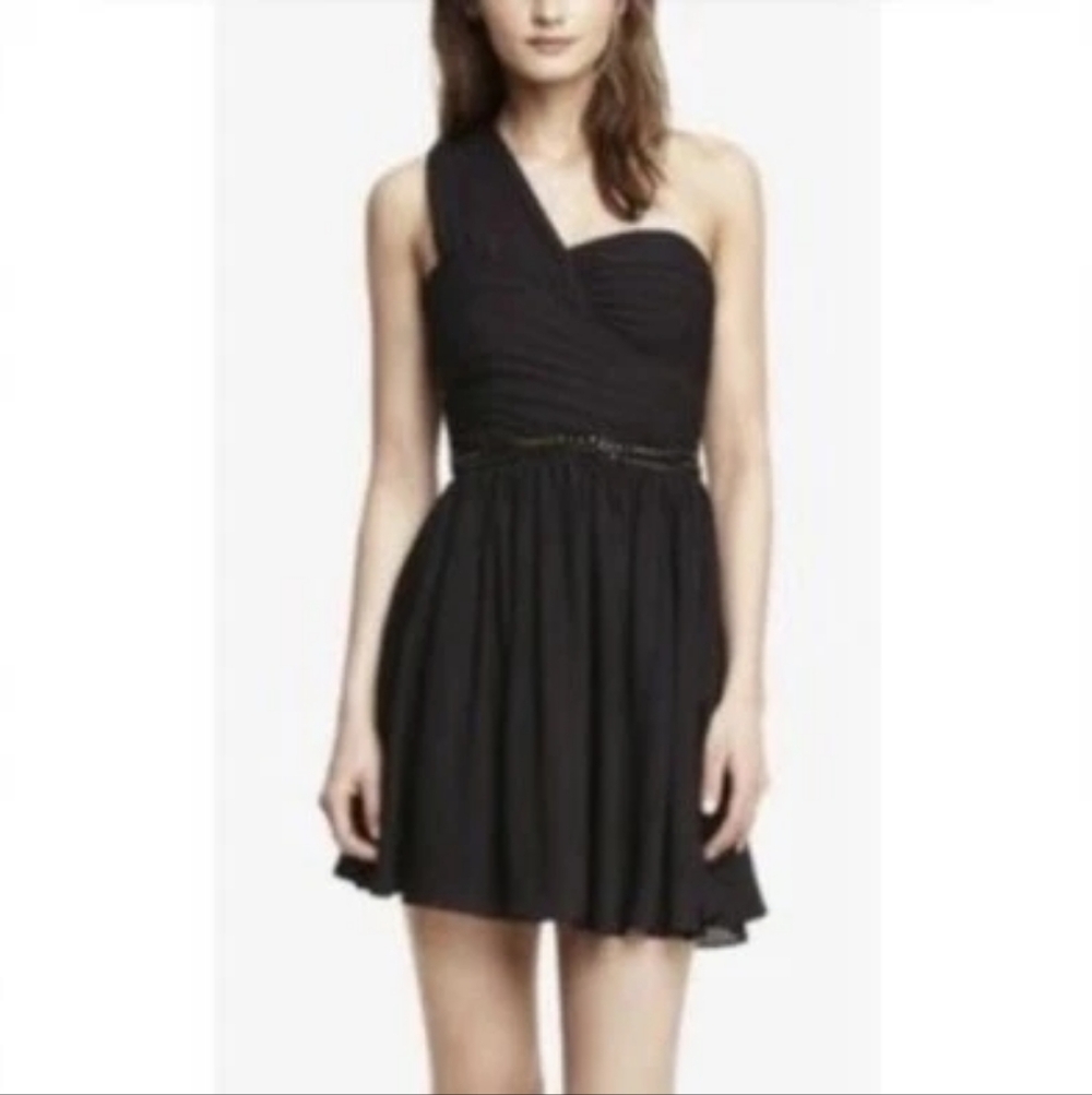 Express Elegant Black One-Shoulder Dress